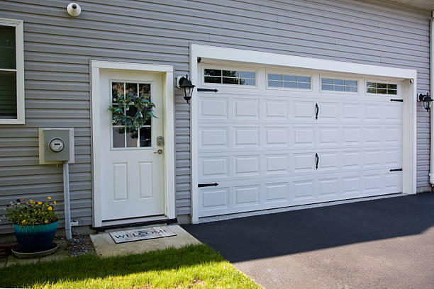 24/7 Emergency Garage Door Roller Replacement experts in Lost Hills, CA